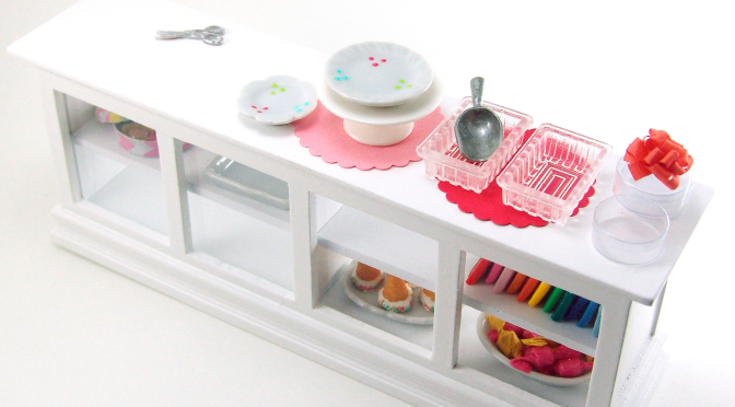 Dollhouse Bakery: Working on the Checkout Counter