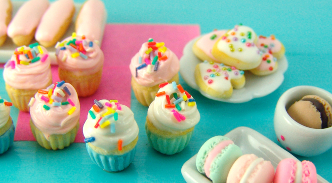 Miniature Sweets: Dollhouse Cupcakes, Mini Macarons and More!