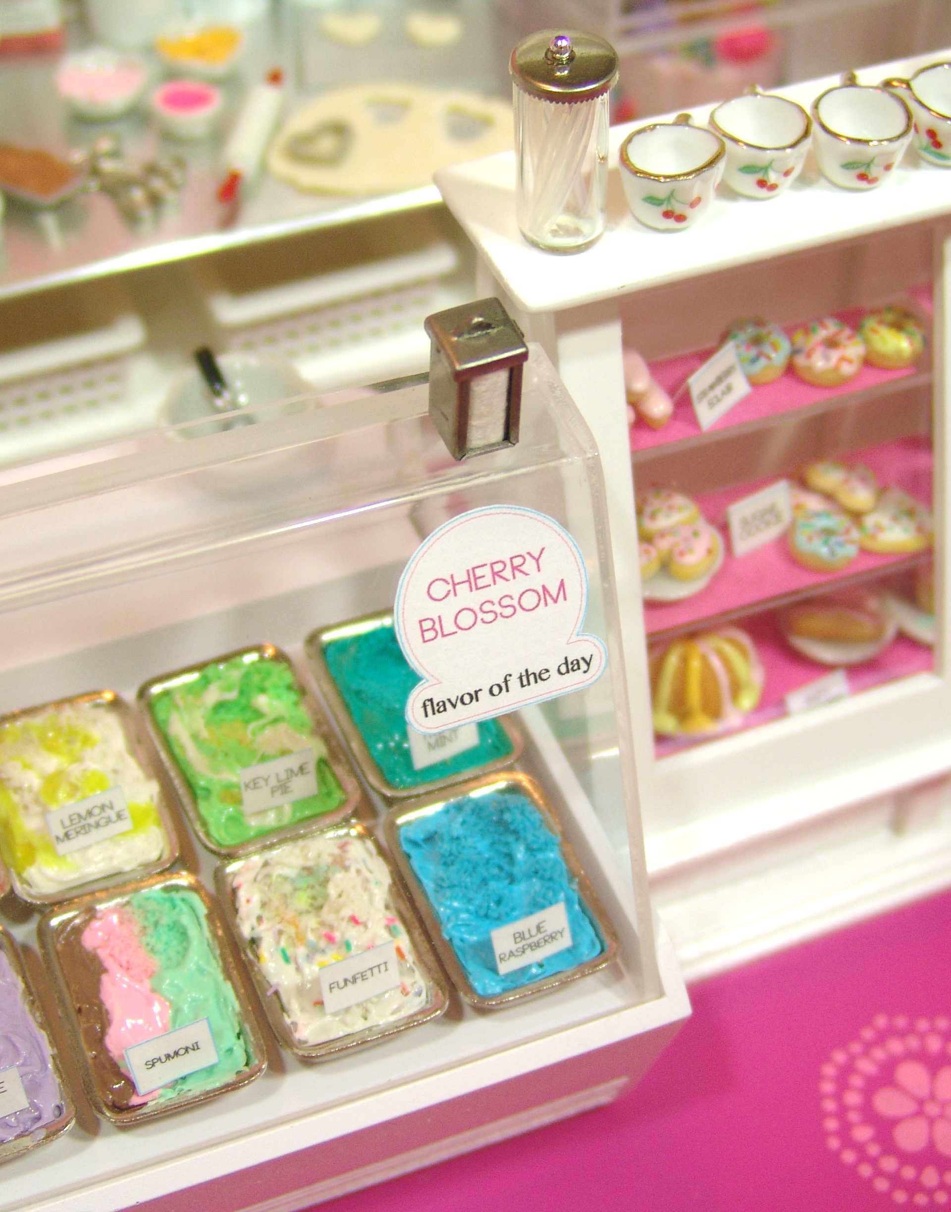 Dollhouse miniature ice cream case by The Mouse Market