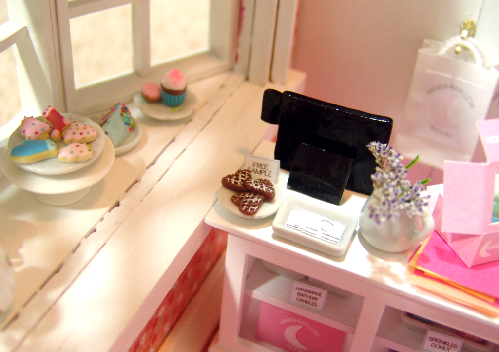Dollhouse miniature bakery room box by The Mouse Market