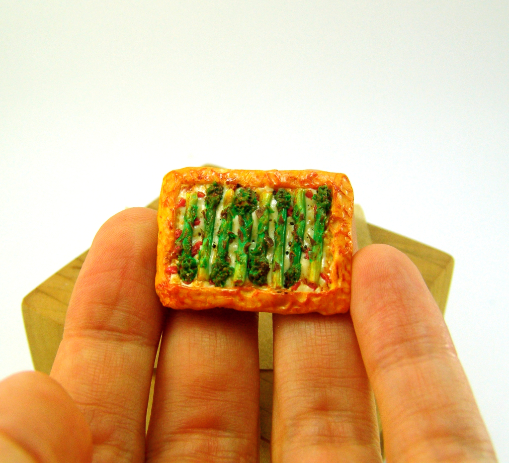 Dollhouse miniature asparagus tart by The Mouse Market