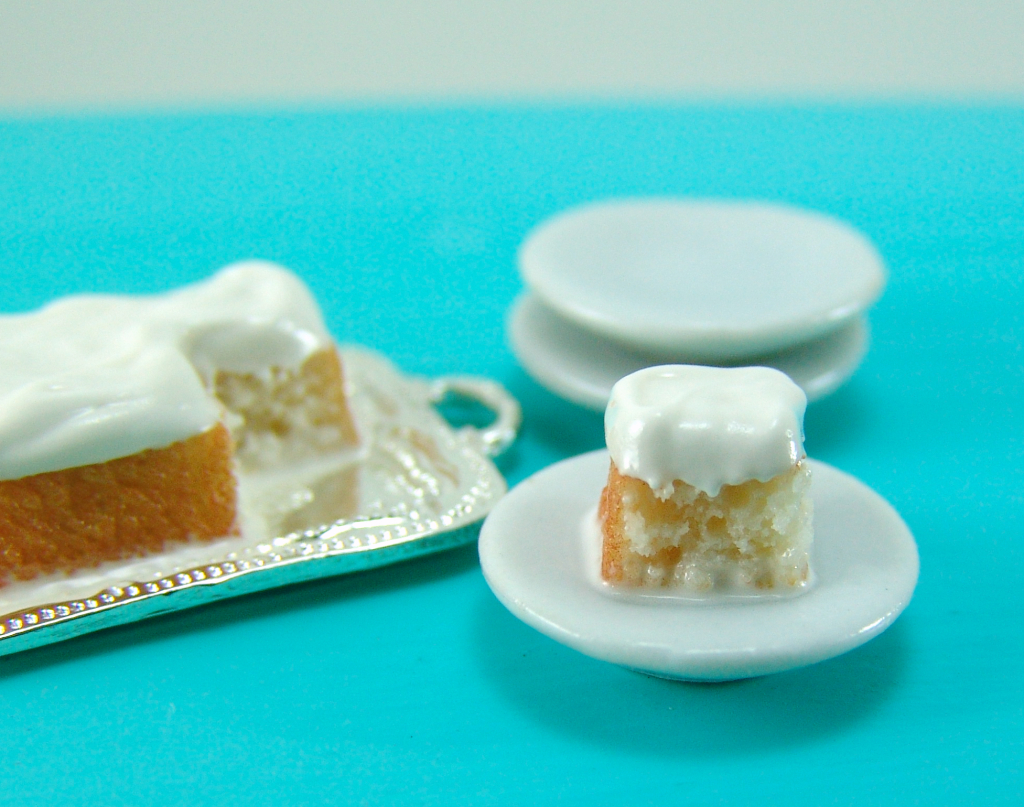 Dollhouse miniature cake, tres leches 