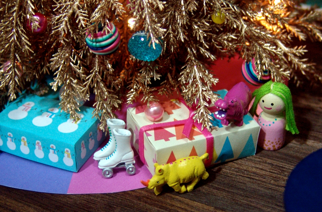 miniature Christmas presents by The Mouse Market