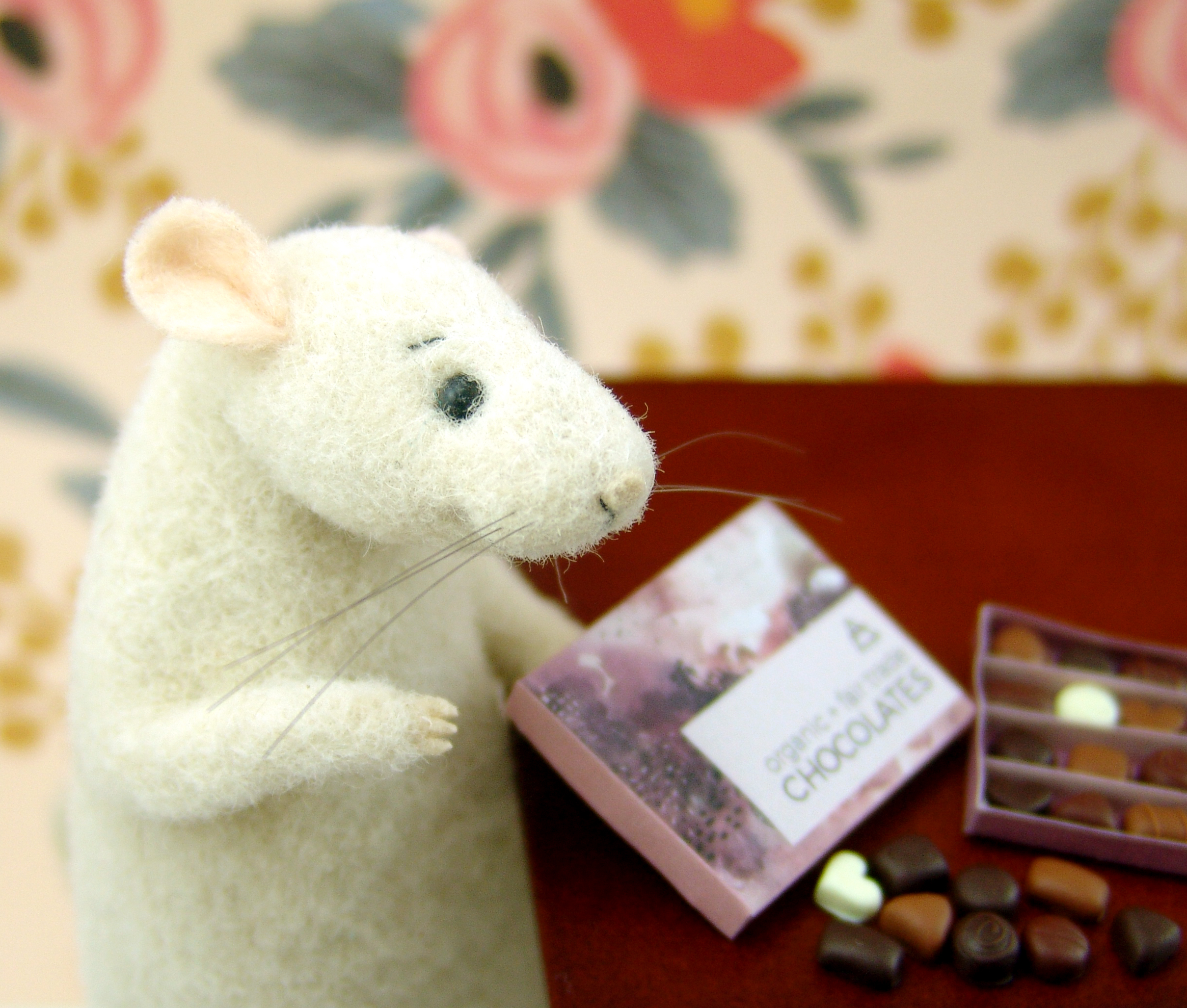 Miniature Chocolates Box: Free Tutorial and Printable